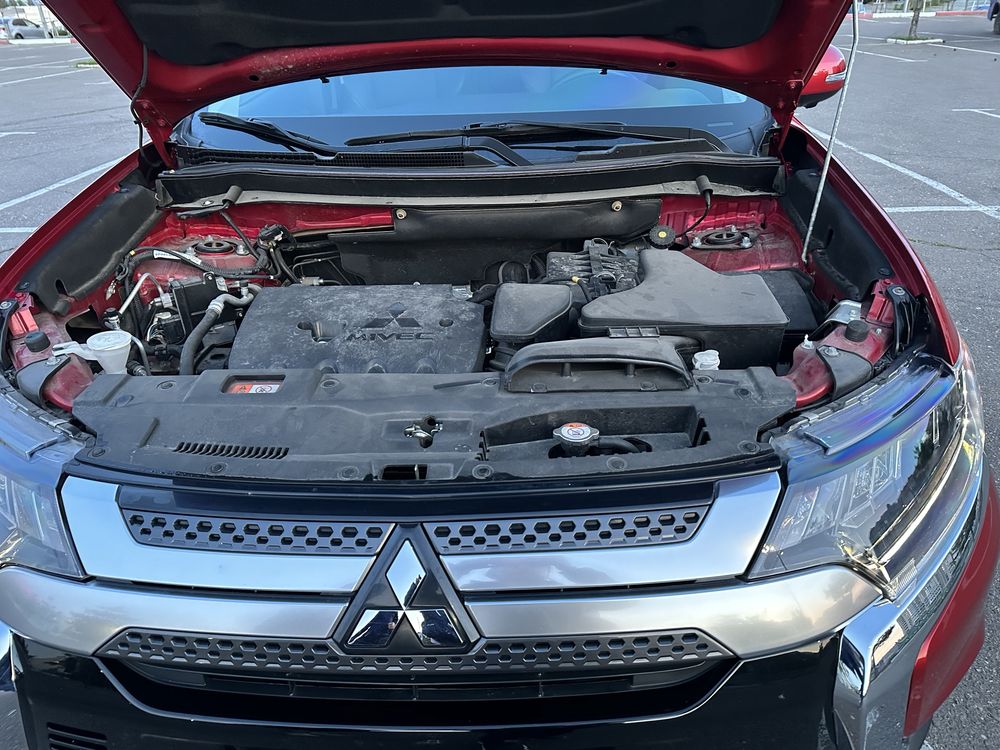 Mitsubishi Outlander 3 2018 год