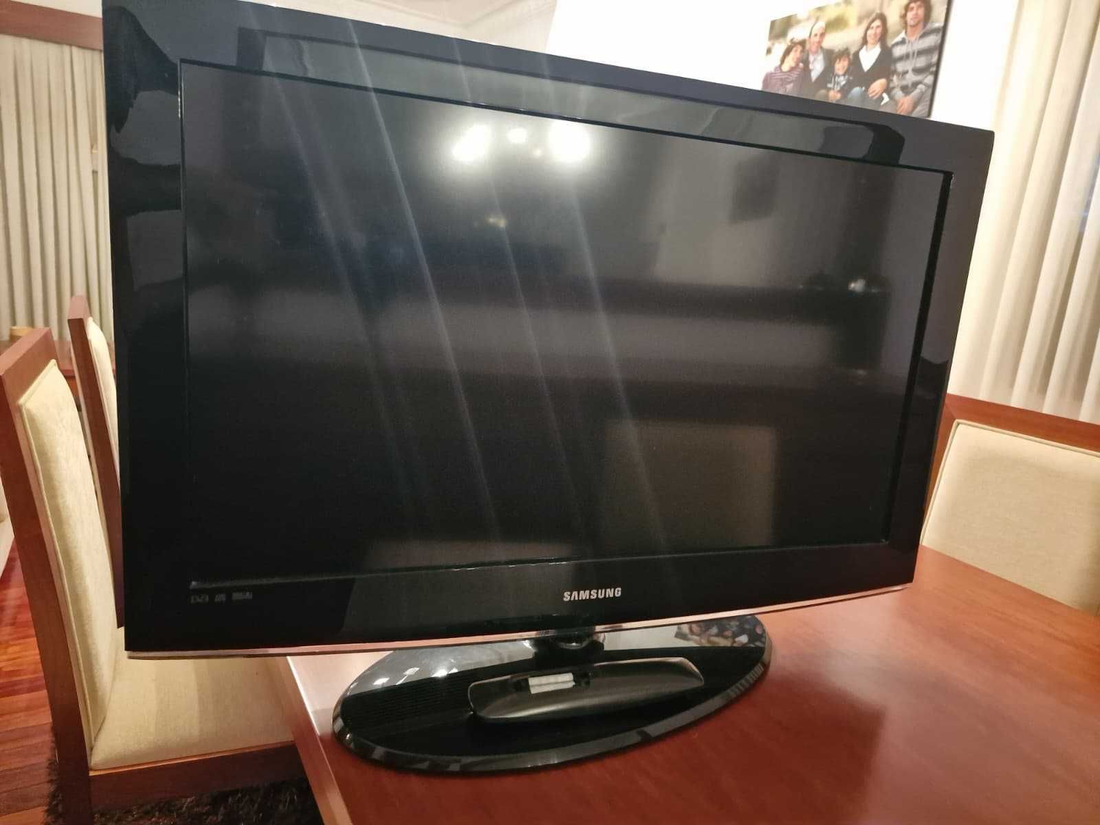 TV Samsung LCD 32" HD Ready