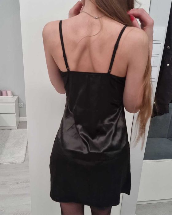Czarna satynowa koszulka nocna LivCo Corsetti z koronką XS