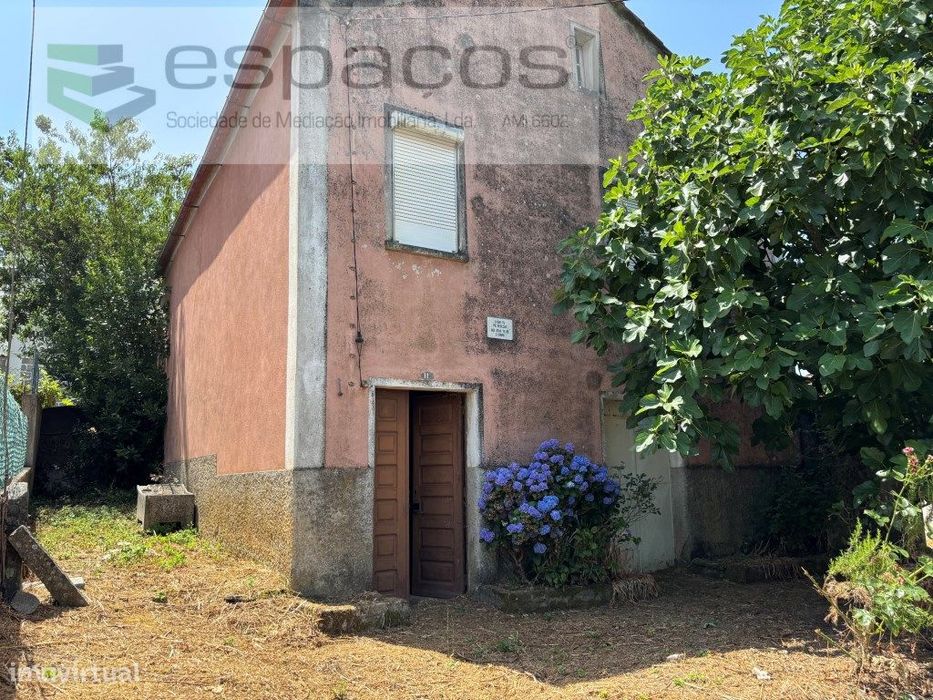 Moradia para restaurar em Lavacolhos