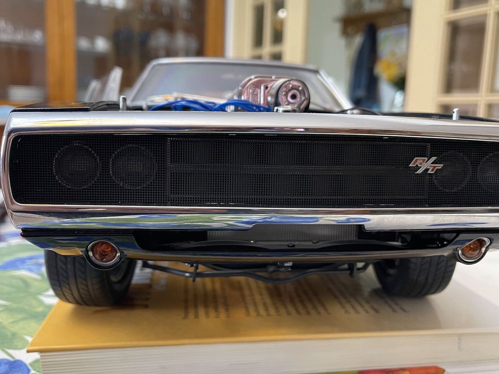 DODGE CHARGER R/T escala 1/8