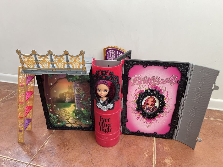 Ever After High Thronecoming Briar Beauty Doll and Set Евер Афтер Хай