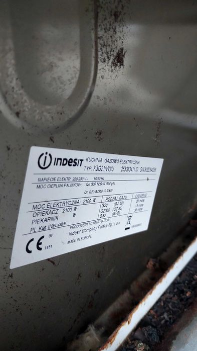 Kuchenka gazowo-elektryczna indesit K3G21(W)/U