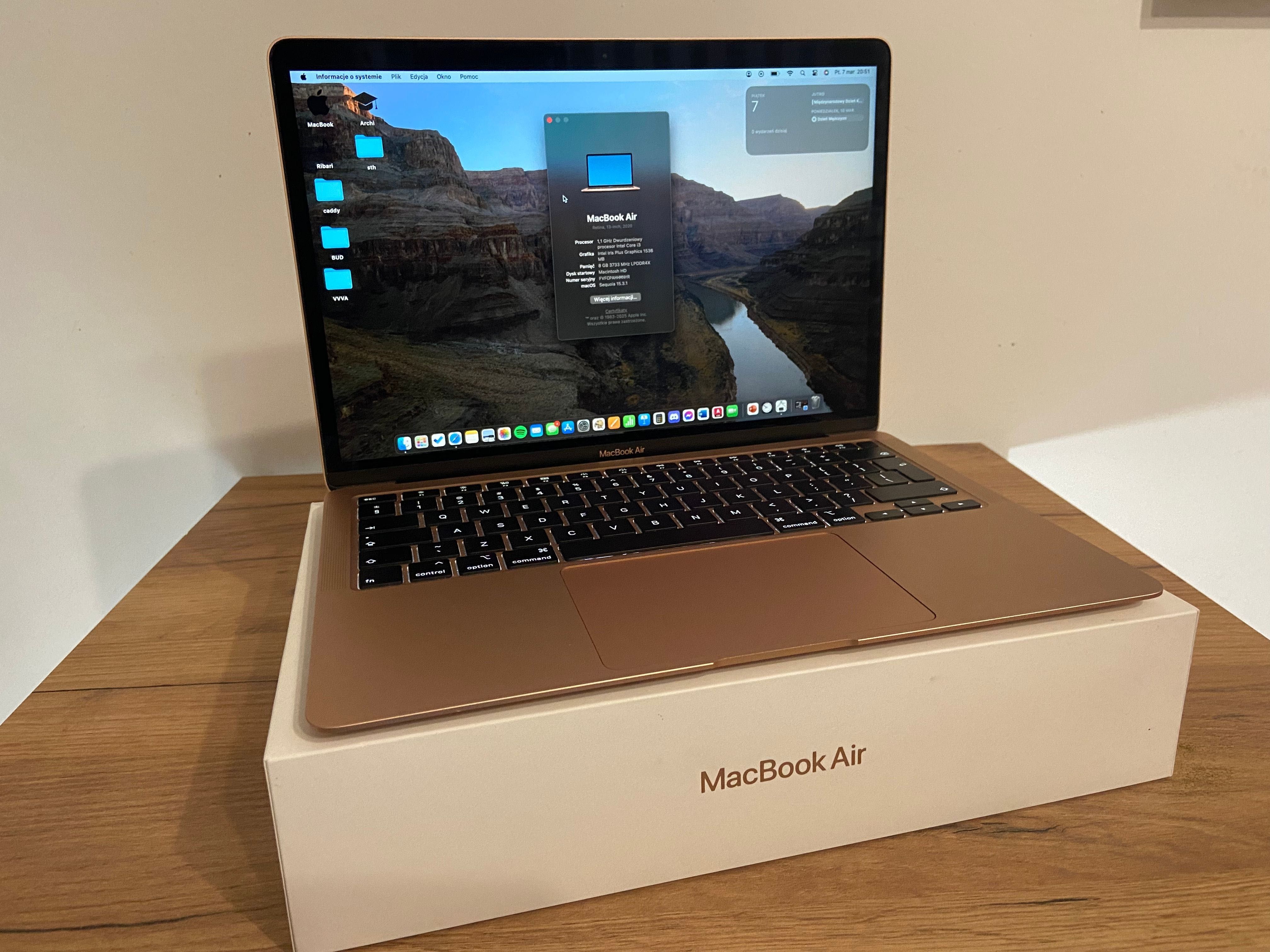 MacBook Air 13'' 2020 Retina 8 GB / 256 GB złoty