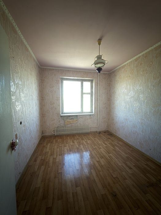 4 кімнатна під ремонт,Осипенківський