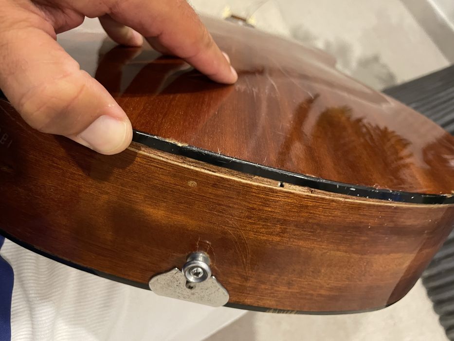 Guitarra Crucianelli para restauro