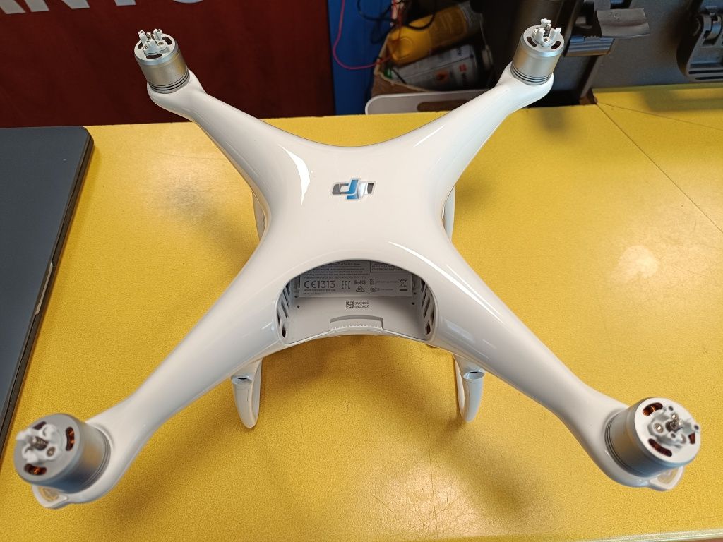 Mega Zestaw / Dron DJI Phantom 4 PRO / 3 baterie / Sklep Wieluń / GWAR