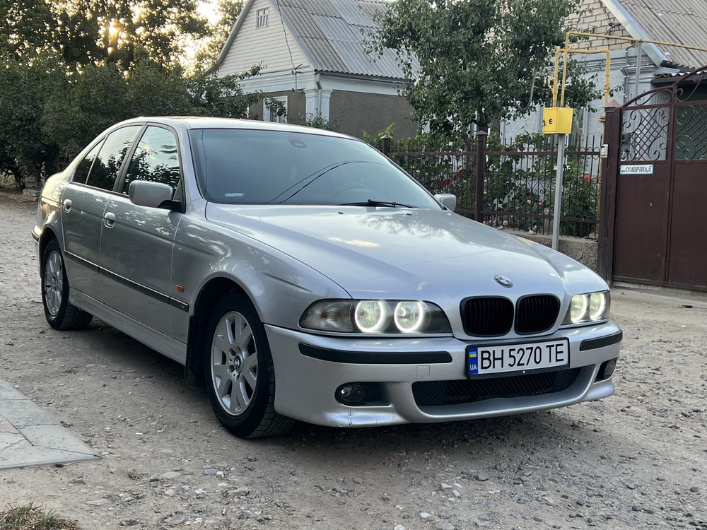 Продам BMW e39, M54 3.0 2001 год Механика