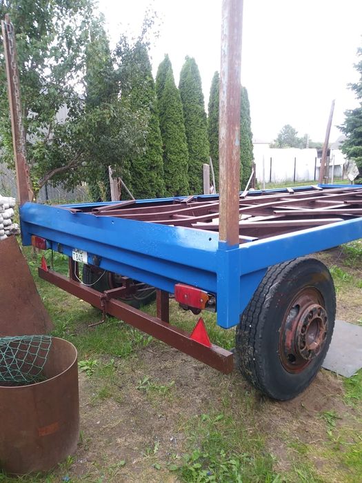 Przyczepa do bel słomy siana drewna laweta