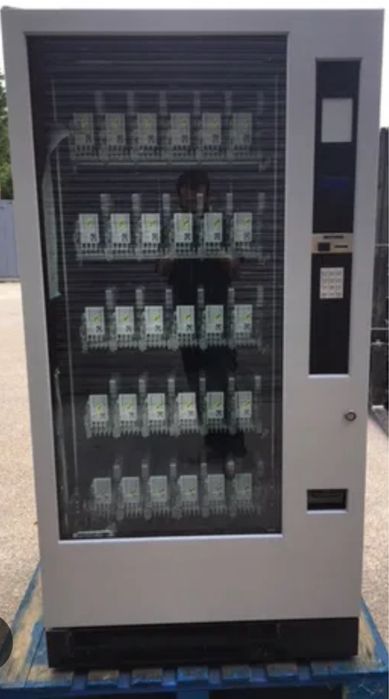Vending Necta Sinfonia 6 Vendo autoat z windą sprzedaz szklanych butel