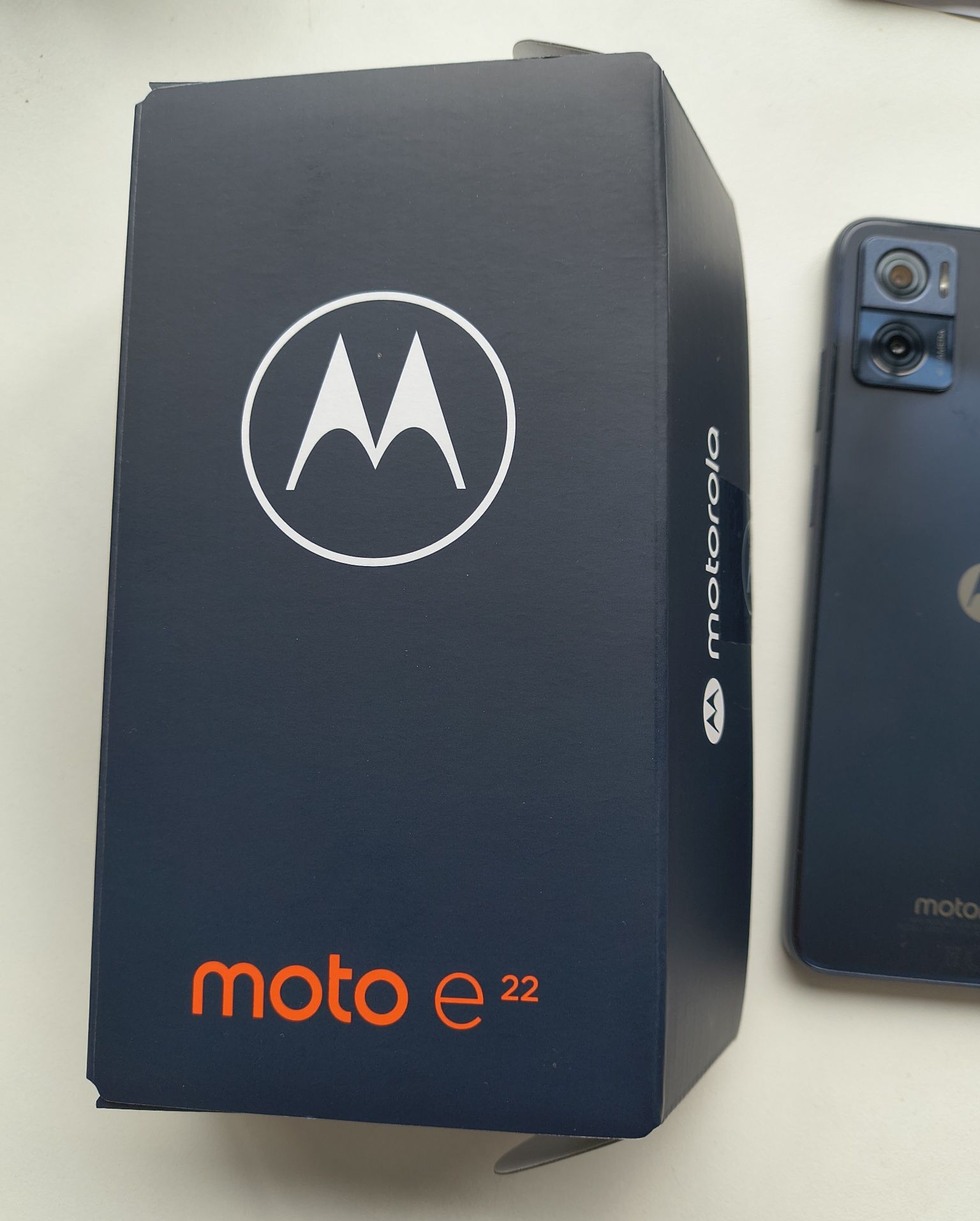 Motorola e22 jak nowa