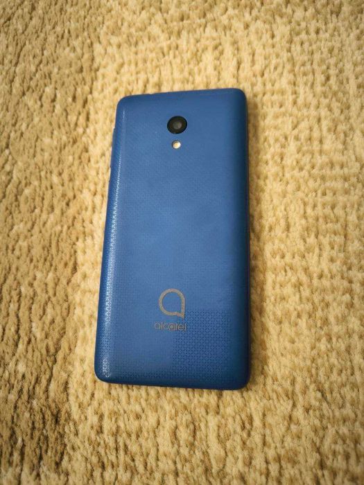 Alcatel 1C 2019 w kolorze niebieskim