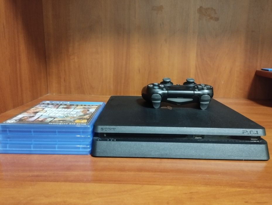 Ps4 slim 1tb + 3 диски (є торг)