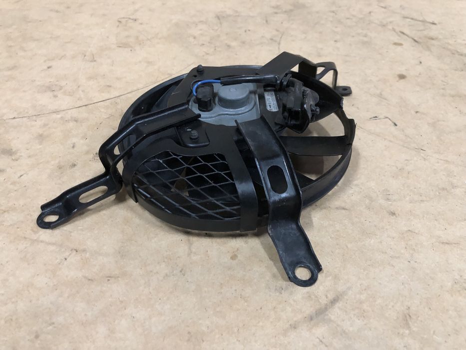 Suzuki Gsxr 1000 K8 Wentylator Wiatrak K7 K9