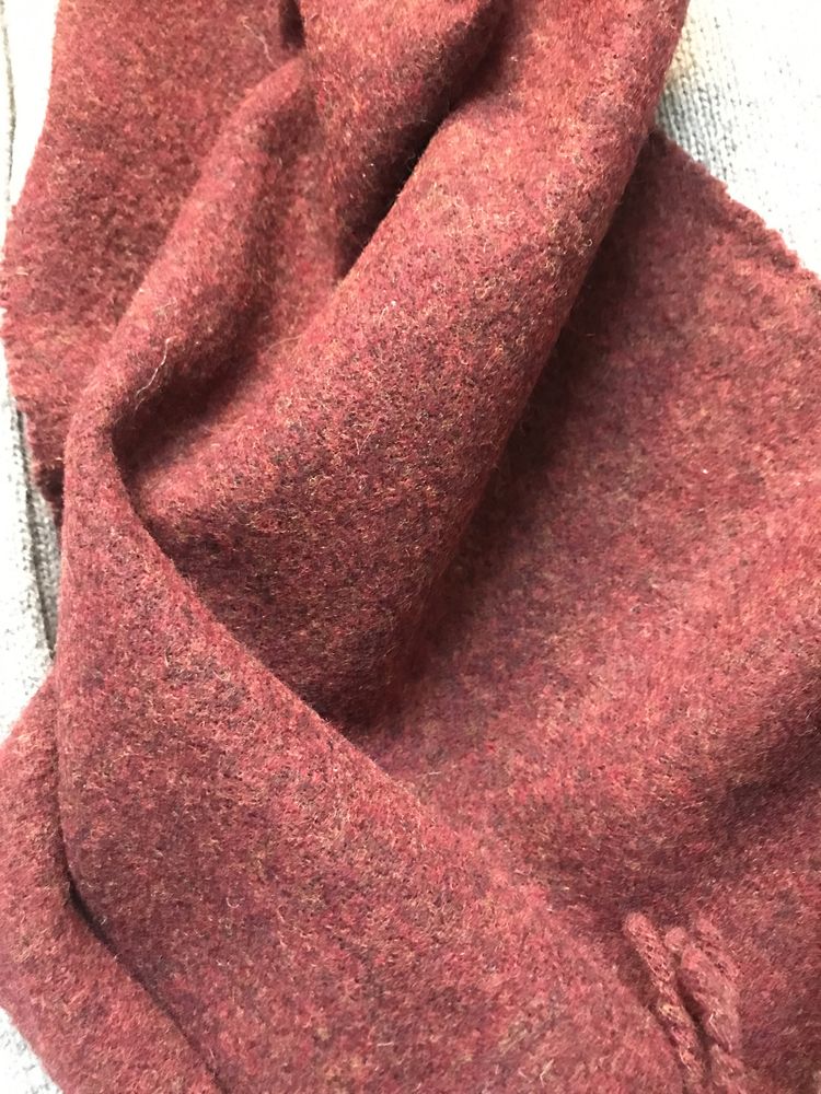 Wełniany szalik z frędzlami burgund bordowy Sand