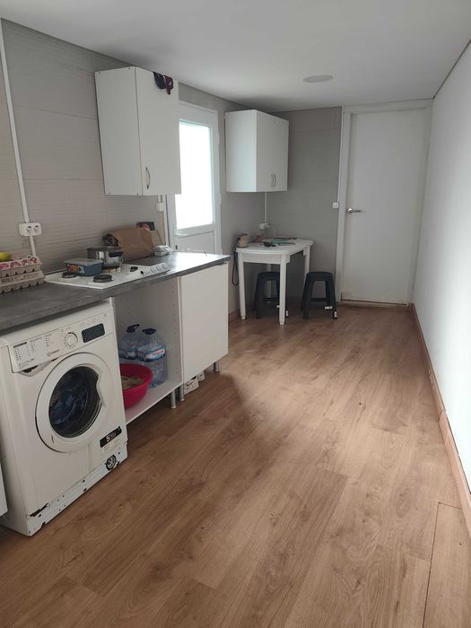 Aluga-se T0 em barra cheia moita