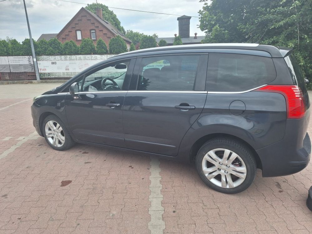 Sprzedam Peugeot 5008 poj. 1.6 hdi 114km