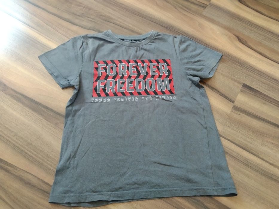 Bluzka dla chłopca. Rozmiar 134/140.