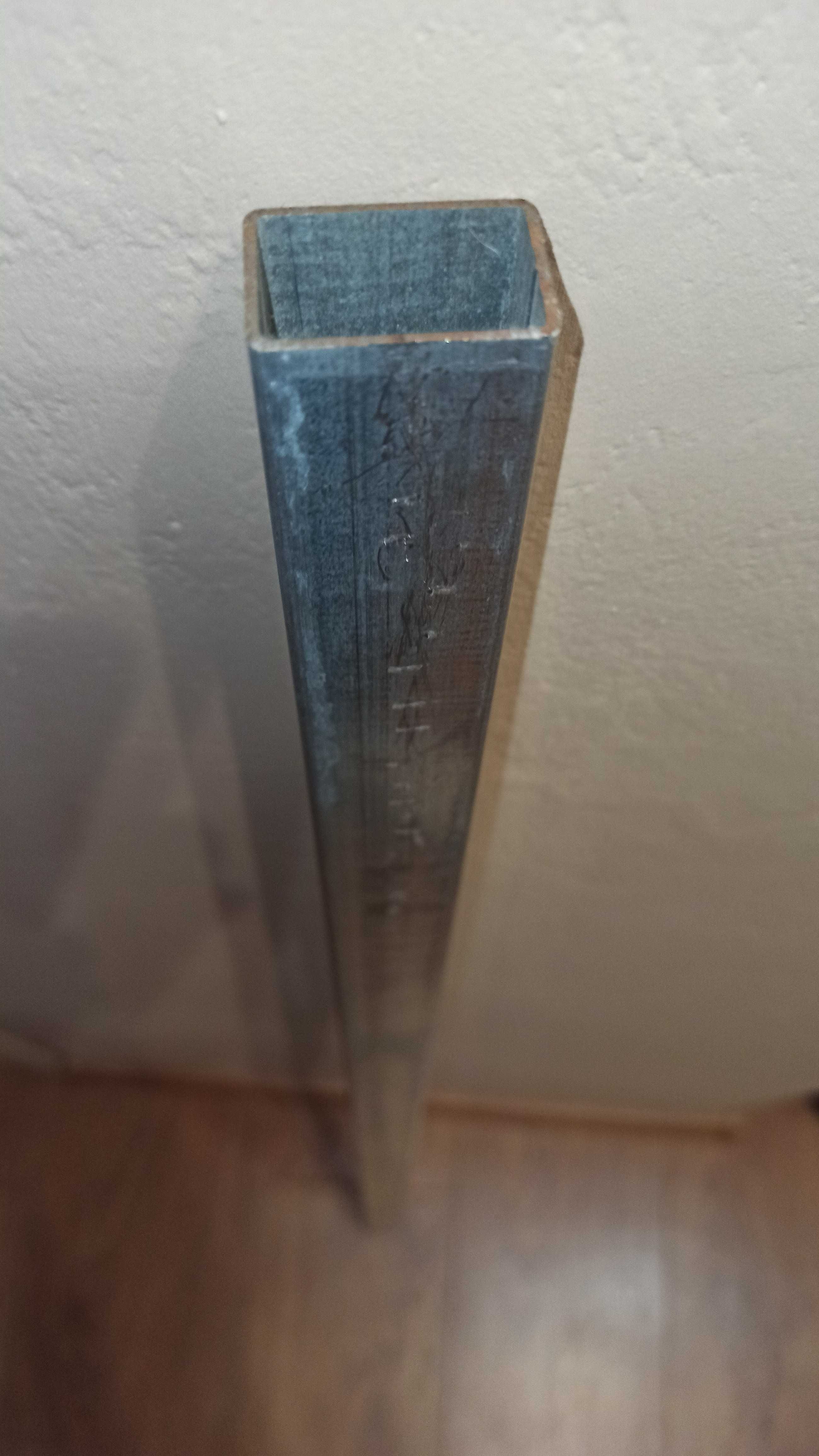Profil ocynkowany 30x20x1,5 mm długość 105 cm
