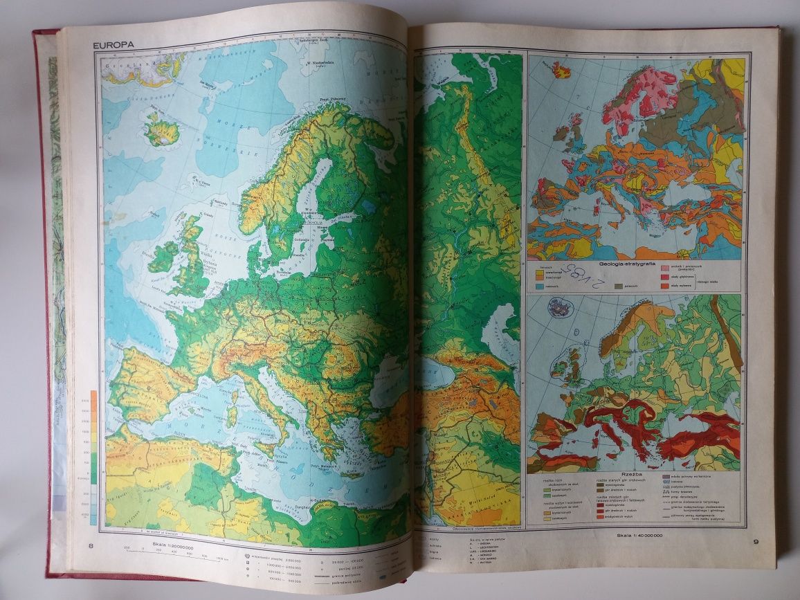 Atlas geograficzny świata