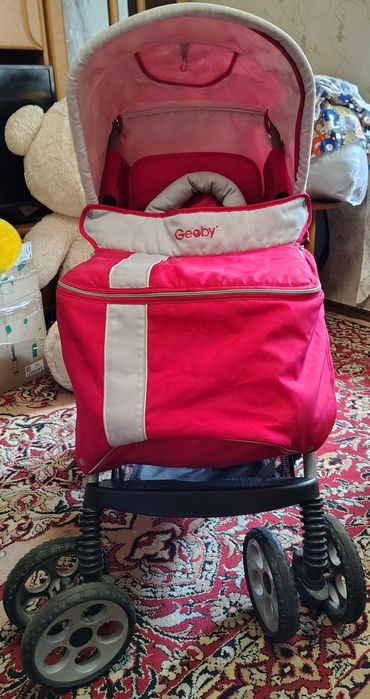 Прогулянкова коляска