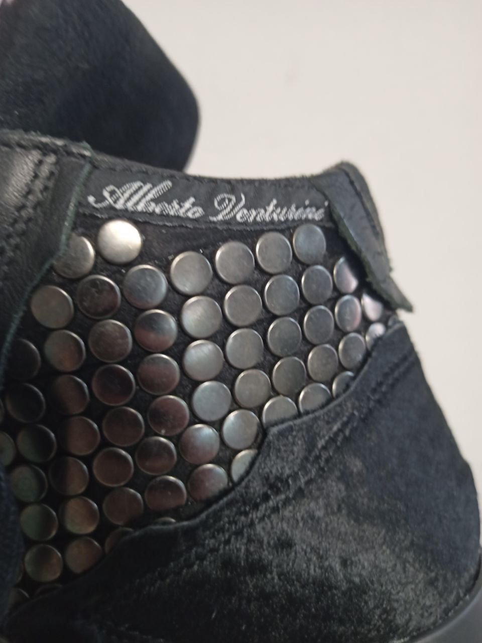 Продам жіночі сникерси Alberto Ventyrini р.39