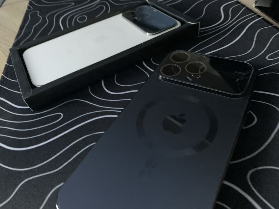 Чохли для iphone різні