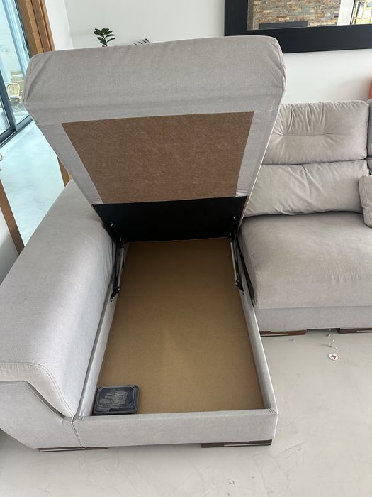 Sofa com chaise longue