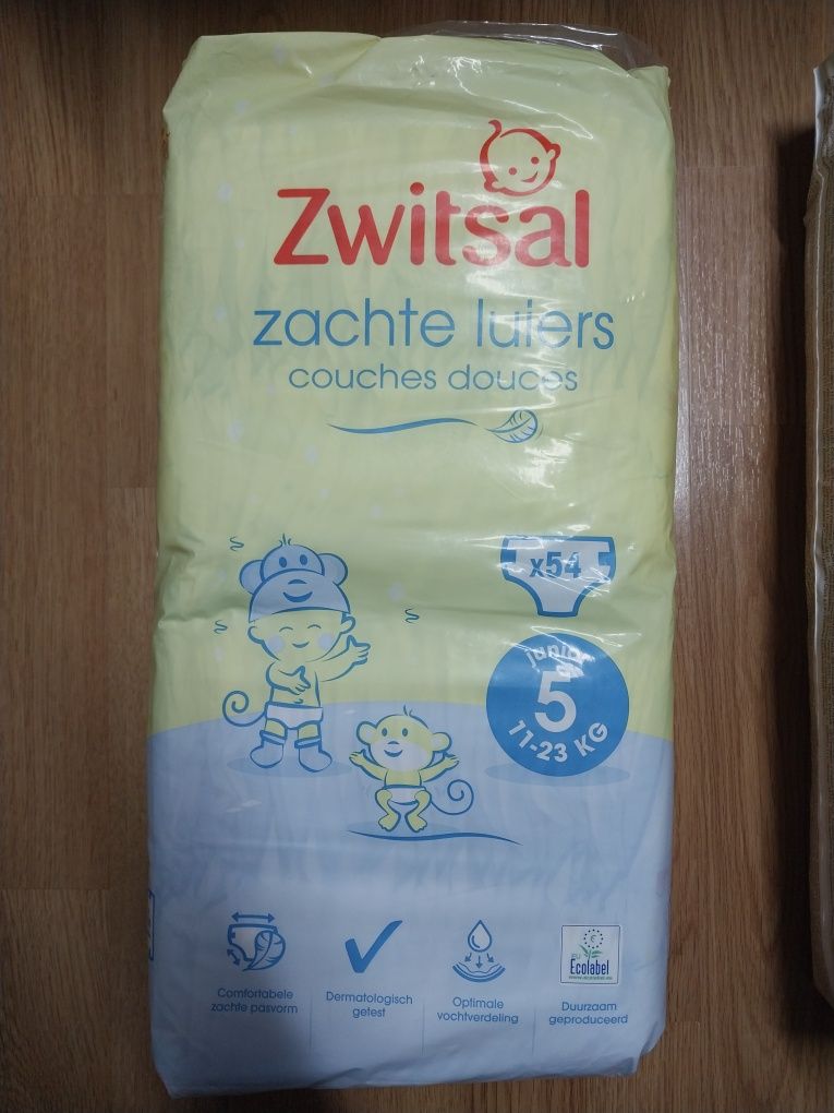 Продам детские памперсы Zwitsal 5-ка.