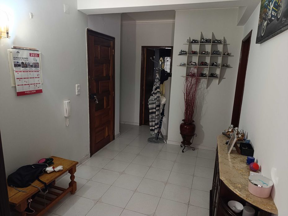 APARTAMENTO T3/1ºAndar c/Garagem