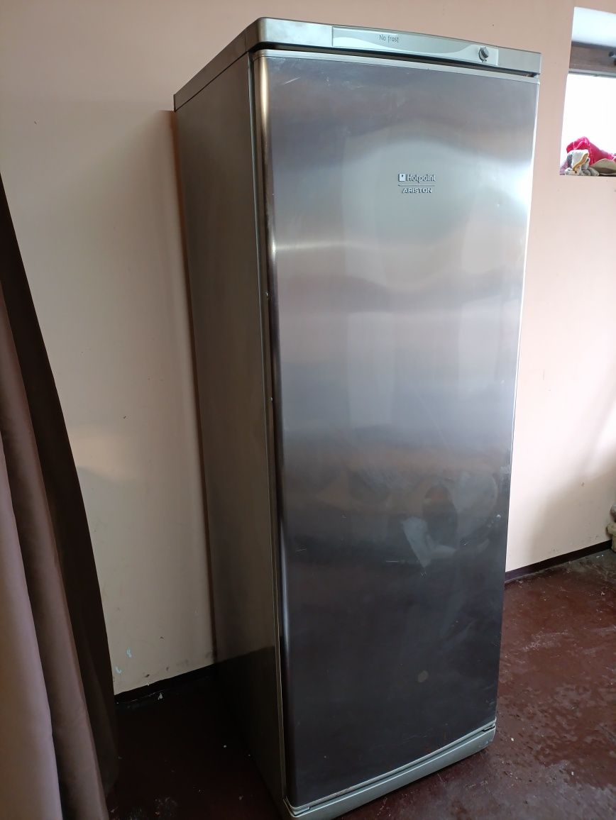 Морозильная камера ARISTON Hotpoint (1.67/0.60)