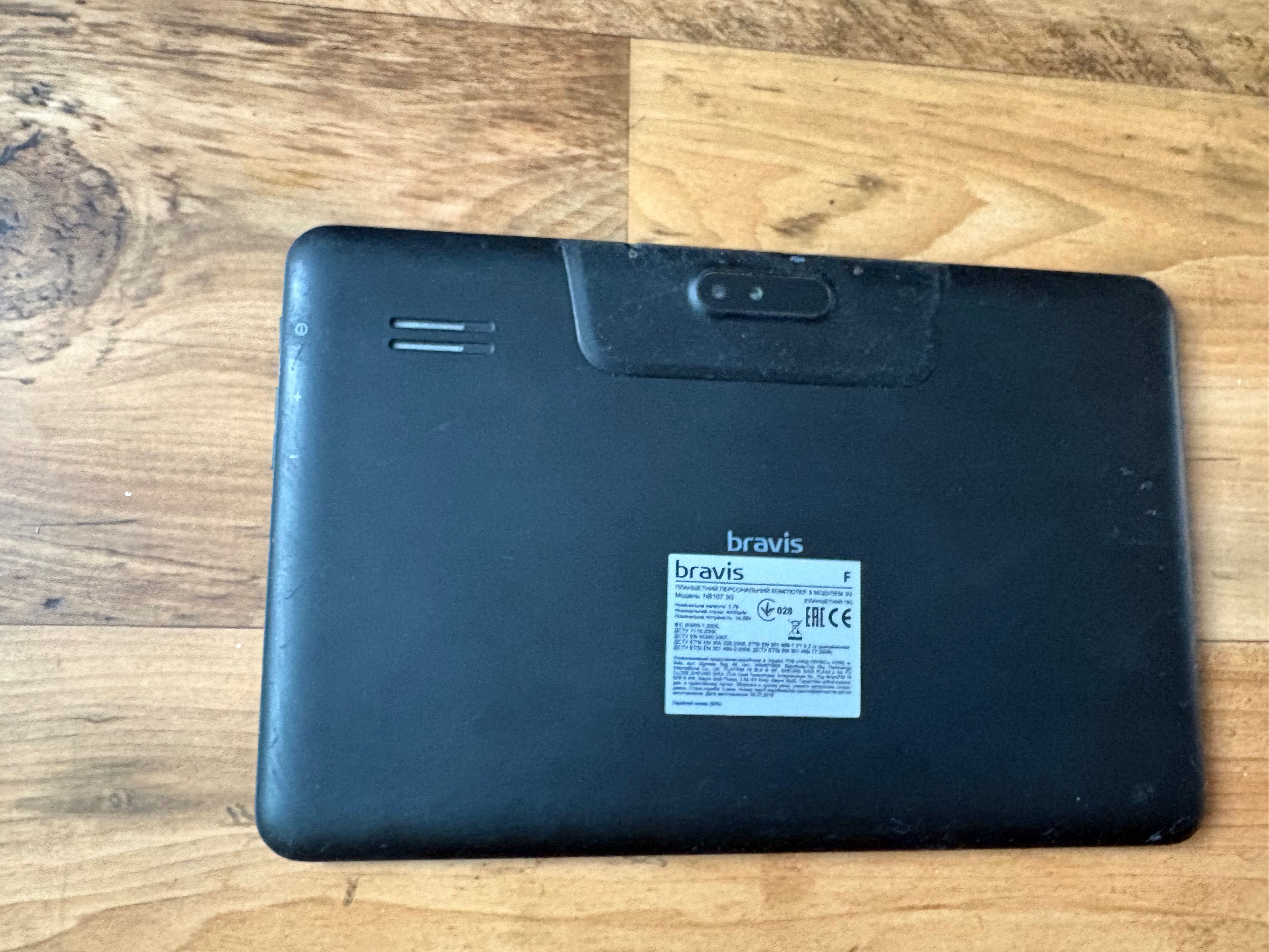 Планшет Bravis NB107 3G