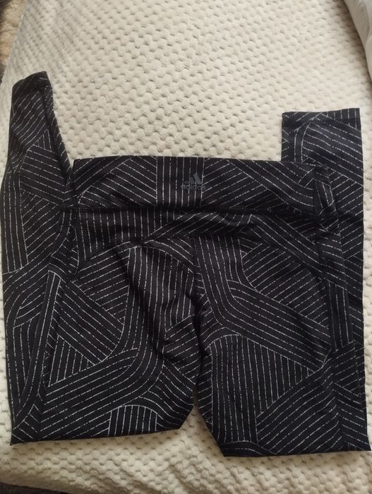 Tanio leginsy adidas