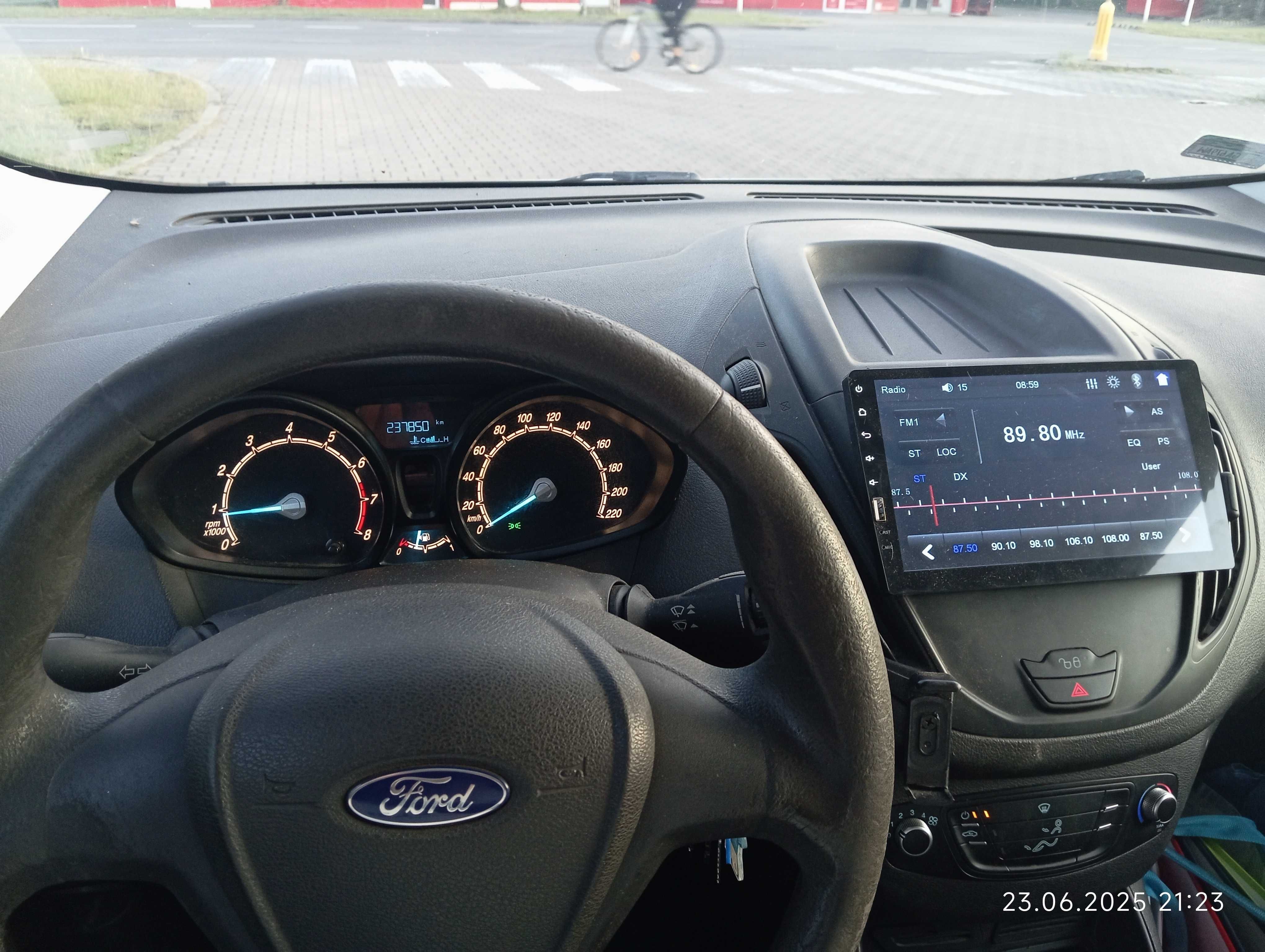 Ford Transit Courier 1.0 z gazem Prinse.