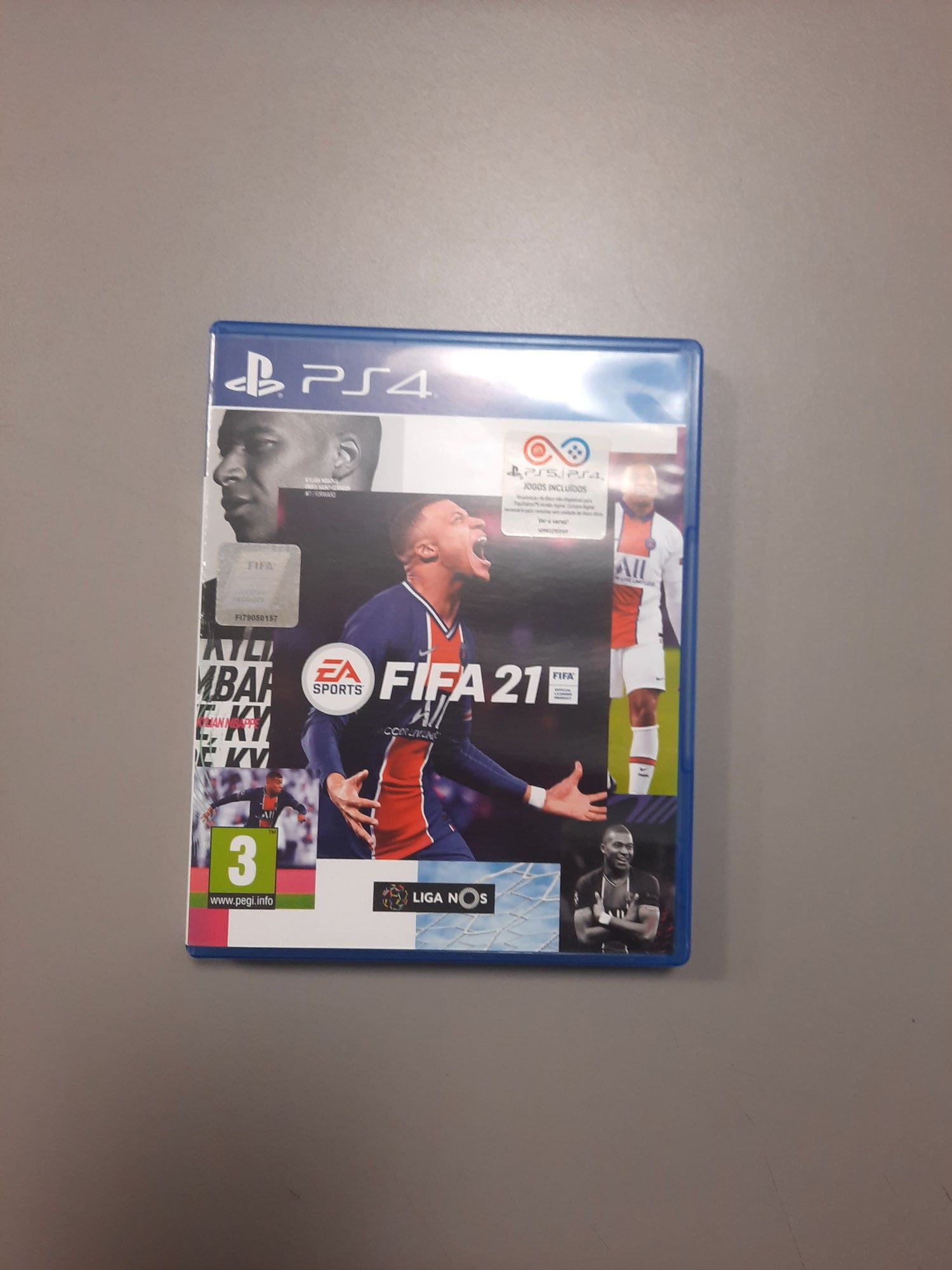 2 jogos PS4 Compatíveis com PS5 W2K18 + FIFA 21