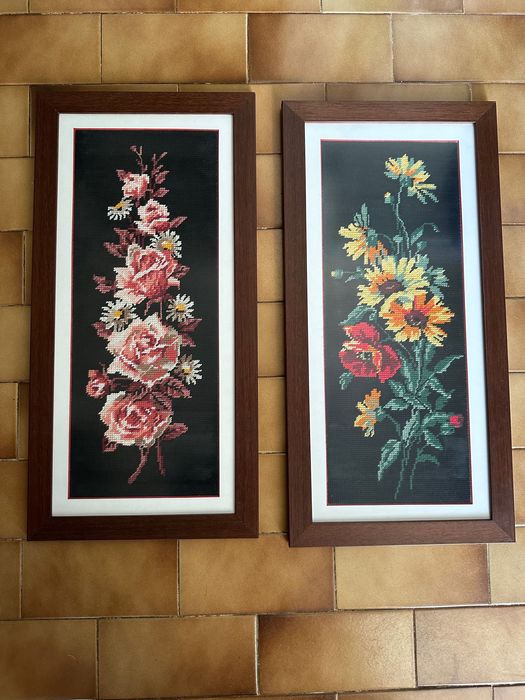 Quadros bordados à mão ponto de cruz com moldura em madeira