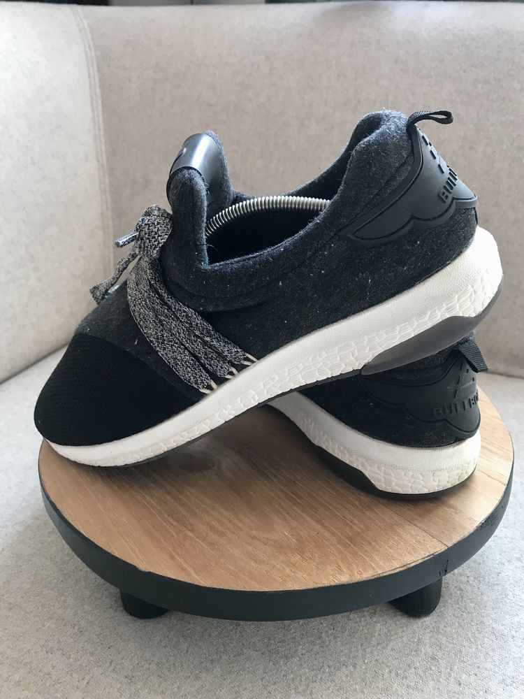 Sneakersy Bullboxer pełne materialowe 40
