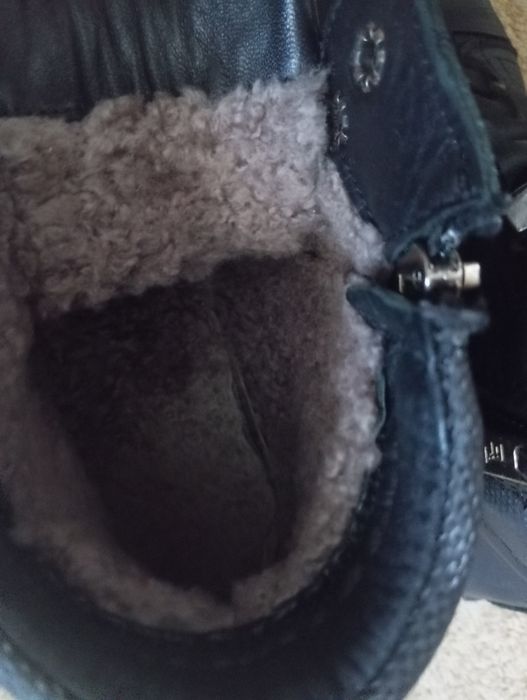 Кожаные на цигейке зимние ботинки на мальчика, 38 размер.