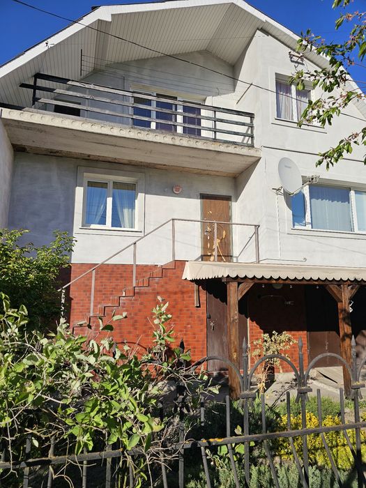 Дім біля лісу- спокій, простір та затишок