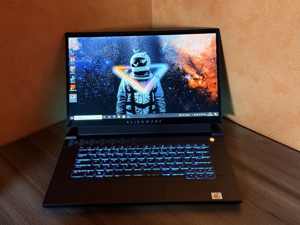ІГРОВИЙ DELL ALIENWARE(Core i7-10750/RX5500M/144HZ IPS/16D4/512SSD)