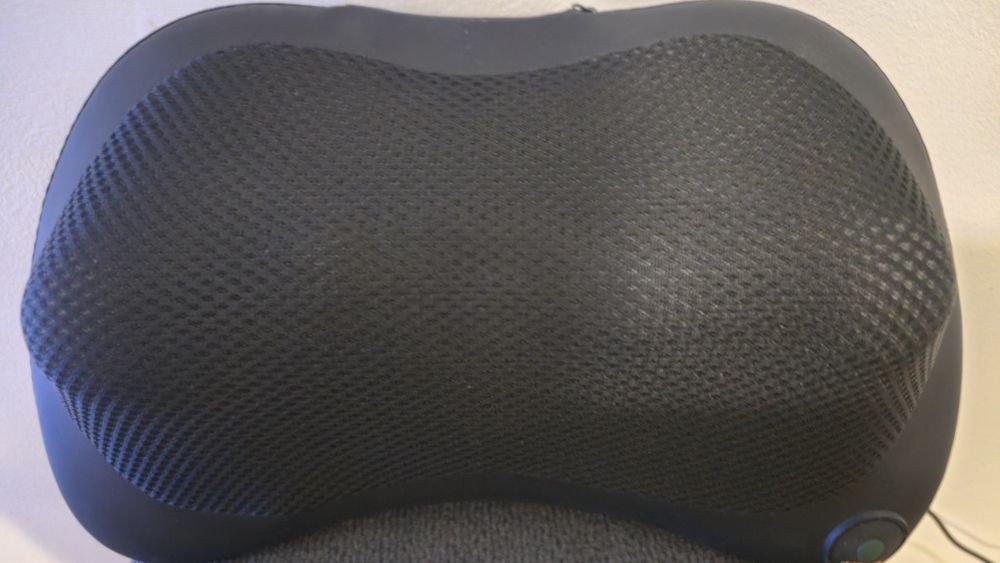 Massajador de costas, pescoço e pés.