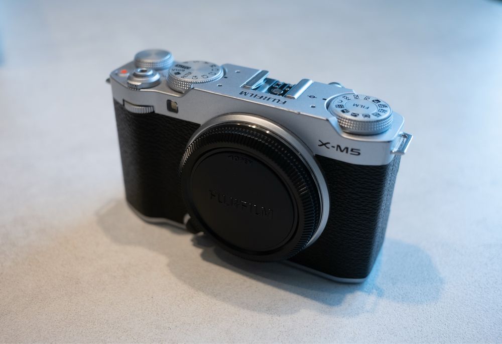 Fujifilm X-M5 z obiektywem XC 15-45mm