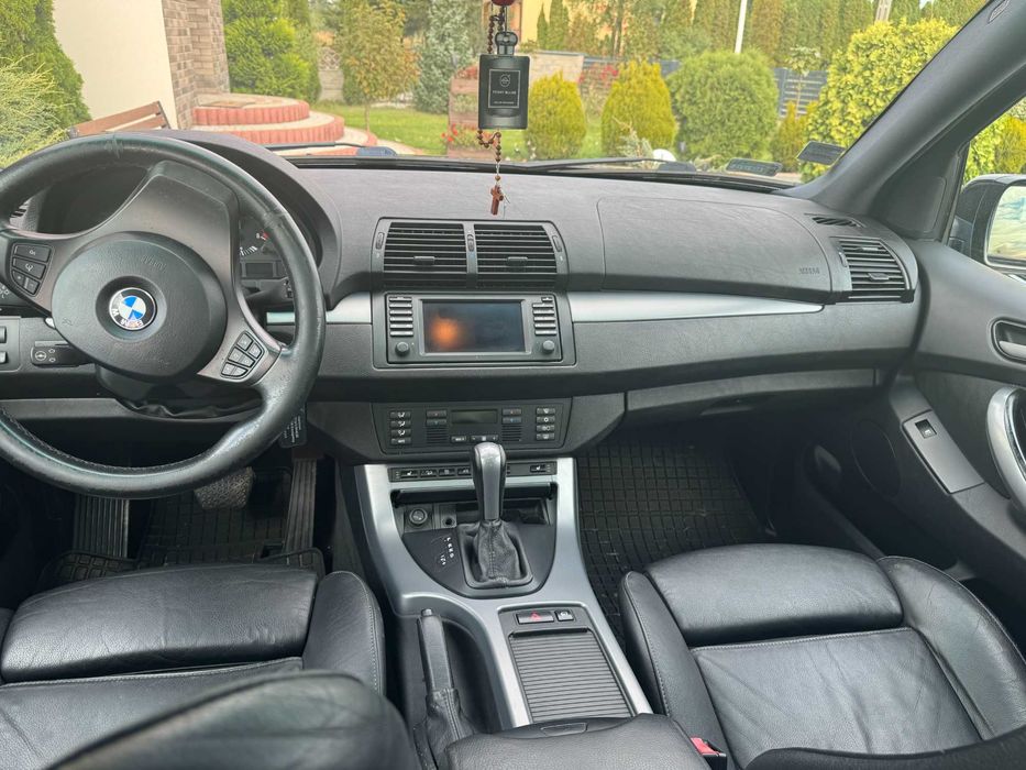 Sprzedam BMW X5 3.0D *klima *panorama *hak *4x4
