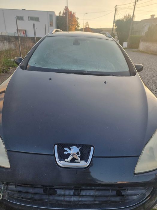 Vendo carrinha para peças inteira  sem documentação .. abate incluido