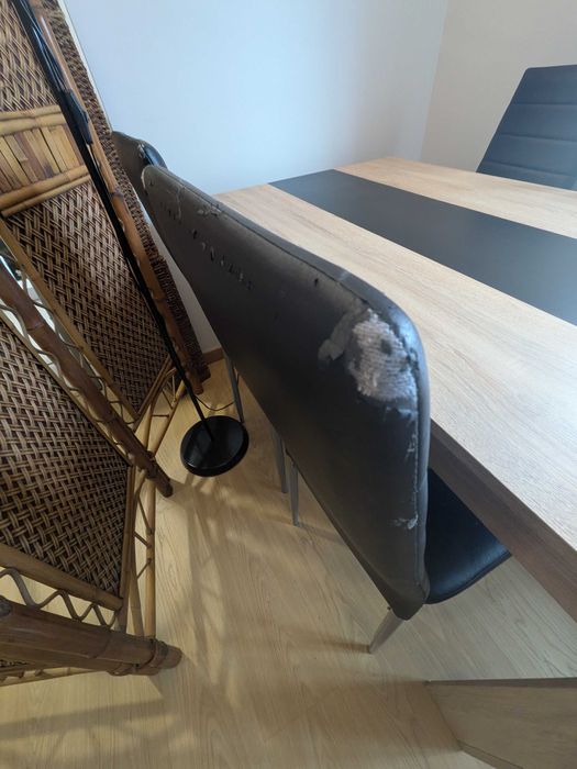 Mesa de jantar com 4 cadeiras