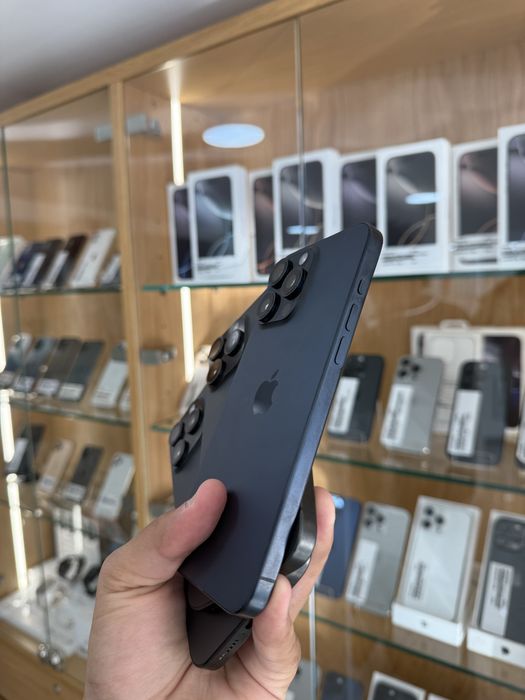 IPHONE 15 PRO MAX 256GB COMO NOVO