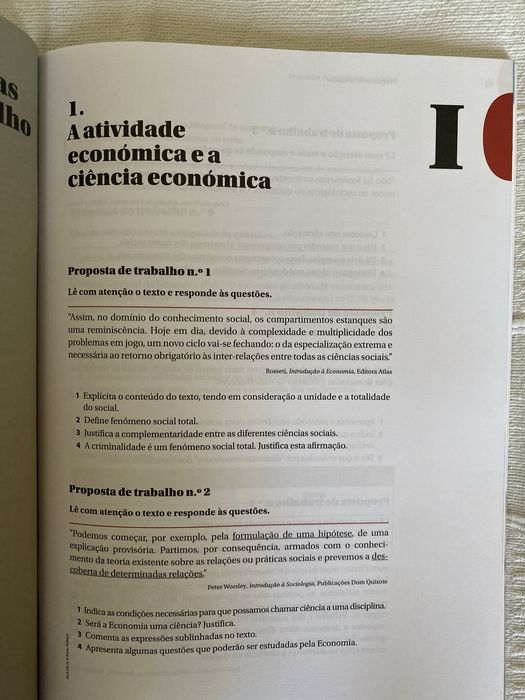 Caderno de Atividades Economia A 10.° Ano - Porto Editora
