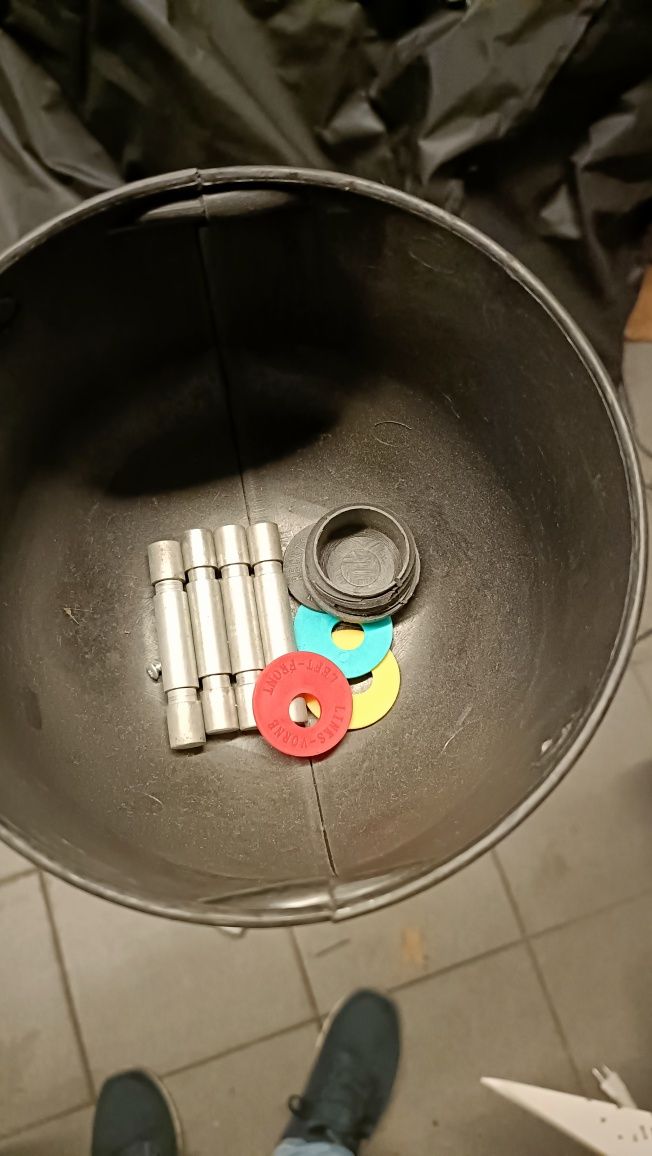 Estante vertical para pneus