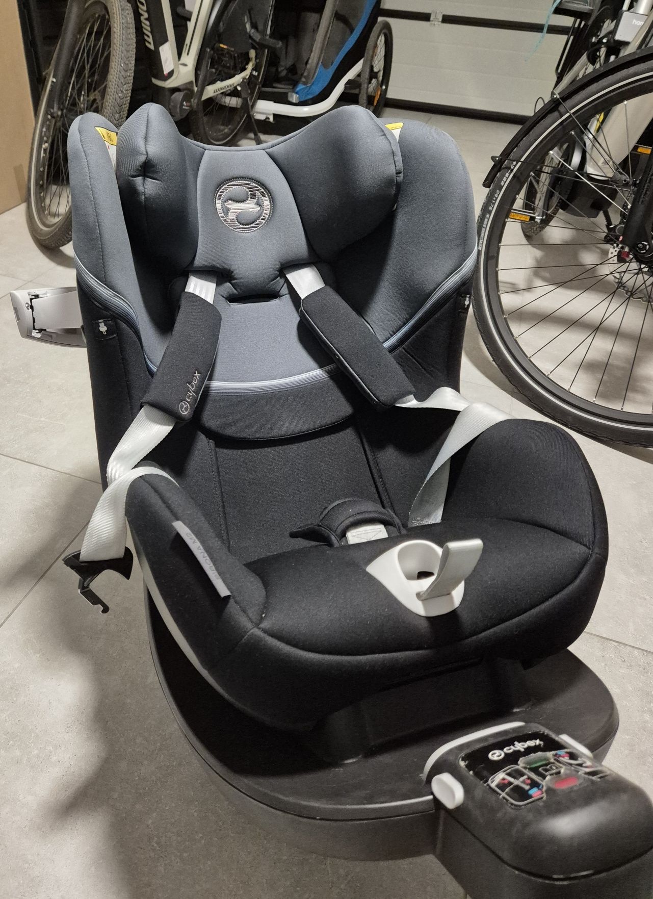 Fotelik Cybex Sirona M2 i-SIZE 0-18 kg-RWF
