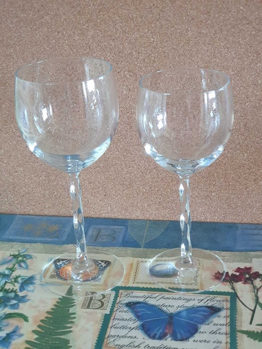 Copos de vidro pé alto - água e vinho